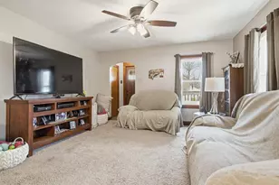 126 W Lowell Ave, Pontiac, IL 61764 - Photo 4