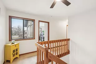 43 Creekside Cir, Elgin, IL 60123 - Photo 12