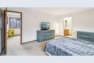 43 Creekside Circle, Elgin, IL 60123 - Photo 14