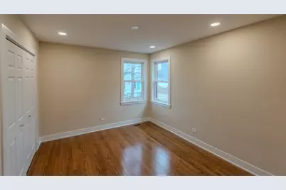 6015 Crain Street, Morton Grove, IL 60053 - Photo 10