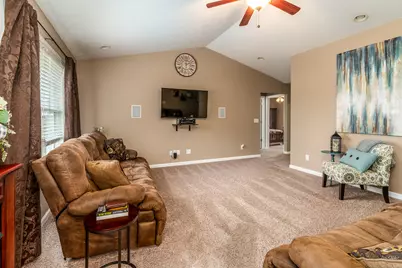 10625 Route 166, Marion, IL 62959 - Photo 6