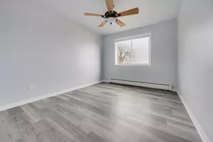 155 E Mill St, Wauconda, IL 60084 - Photo 12