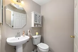 1180 Delta Dr, Elgin, IL 60123 - Photo 18