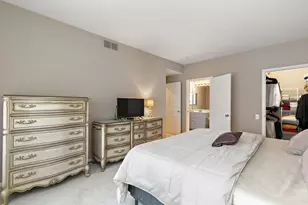 1180 Delta Dr, Elgin, IL 60123 - Photo 14