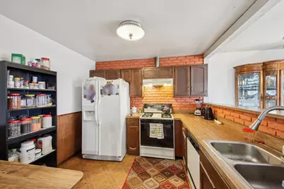 2065 Millpond Lane, Hanover Park, IL 60133 - Photo 10