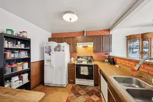 2065 Millpond Ln, Hanover Park, IL 60133 - Photo 10