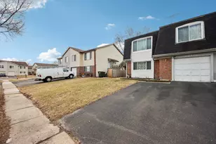 2065 Millpond Ln, Hanover Park, IL 60133 - Photo 2