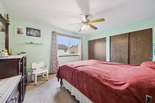 2065 Millpond Ln, Hanover Park, IL 60133 - Photo 14