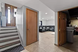 7624 Lockwood Ave, Burbank, IL 60459 - Photo 14