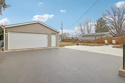 1811 Longmeadow Drive, Lindenhurst, IL 60046 - Photo 32