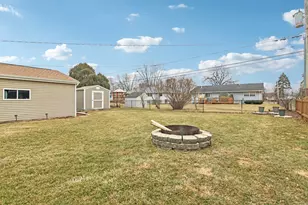 1811 Longmeadow Dr, Lindenhurst, IL 60046 - Photo 34