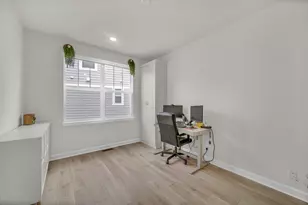 25 Commons Cir, Hawthorn Woods, IL 60047 - Photo 14