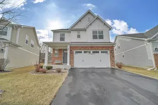 25 Commons Cir, Hawthorn Woods, IL 60047 - Photo 1