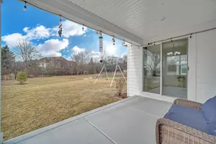 25 Commons Cir, Hawthorn Woods, IL 60047 - Photo 28