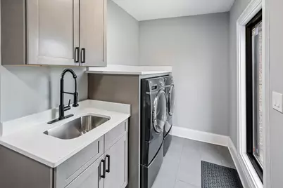 2712 W Sunnyside Avenue, Chicago, IL 60625 - Photo 30