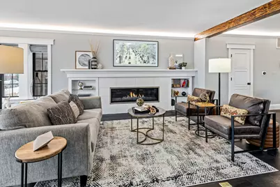 2712 W Sunnyside Avenue, Chicago, IL 60625 - Photo 2