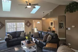 927 Treeline Ct, Lockport, IL 60441 - Photo 2