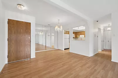 7510 Farmingdale Drive #407, Darien, IL 60561 - Photo 4