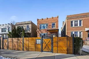 3934 N Sawyer Ave, Chicago, IL 60618 - Photo 2