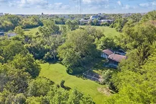 609 Forest Edge Ln, Des Plaines, IL 60016 - Photo 8