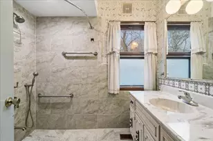 609 Forest Edge Ln, Des Plaines, IL 60016 - Photo 22