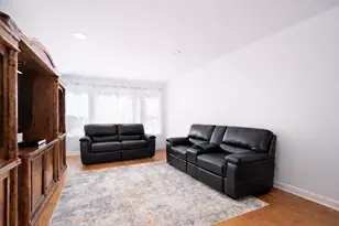 2854 W 99th St, Evergreen Park, IL 60805 - Photo 4