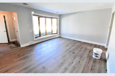 22 N Kenilworth Avenue, Mount Prospect, IL 60056 - Photo 4