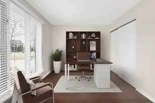 734 Forest Glen Ln, Oak Brook, IL 60523 - Photo 18