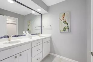 734 Forest Glen Ln, Oak Brook, IL 60523 - Photo 28