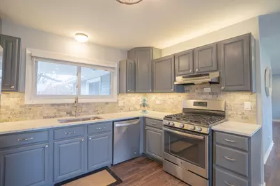 1935 Larchmont Road, Hoffman Estates, IL 60169 - Photo 10