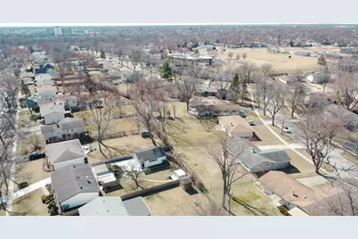 1935 Larchmont Road, Hoffman Estates, IL 60169 - Photo 30