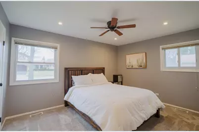 1935 Larchmont Road, Hoffman Estates, IL 60169 - Photo 14