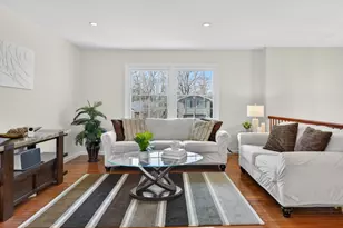 1293 W Oakmont Rd, Hoffman Estates, IL 60169 - Photo 6