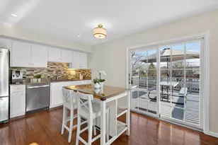 1293 W Oakmont Rd, Hoffman Estates, IL 60169 - Photo 10