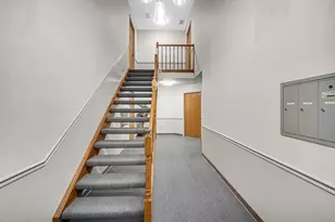 607 Berkley Ct, Schaumburg, IL 60194 - Photo 4