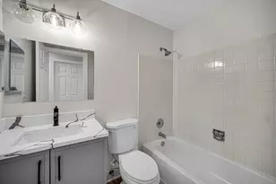 607 Berkley Ct, Schaumburg, IL 60194 - Photo 22