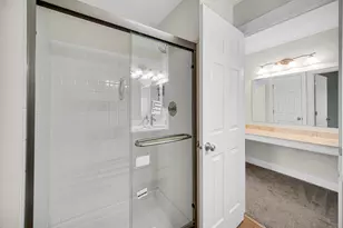 607 Berkley Ct, Schaumburg, IL 60194 - Photo 18
