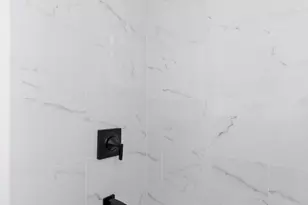 6041 W Gunnison St, Chicago, IL 60630 - Photo 14