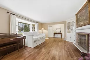 36W474 Hickory Hollow Dr, Dundee, IL 60118 - Photo 4