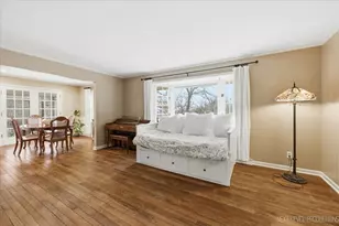 36W474 Hickory Hollow Dr, Dundee, IL 60118 - Photo 6