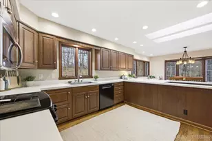 36W474 Hickory Hollow Dr, Dundee, IL 60118 - Photo 10