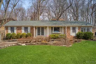 36W474 Hickory Hollow Dr, Dundee, IL 60118 - Photo 2