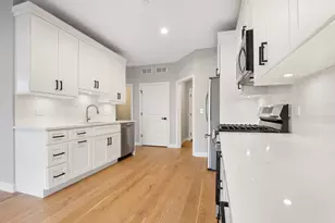 9430 Churchill Dr, Hickory Hills, IL 60457 - Photo 8