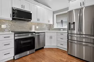 5819 S Newcastle Ave, Chicago, IL 60638 - Photo 12