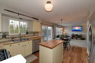 2953 Deerpath Ct, Carpentersville, IL 60110 - Photo 12