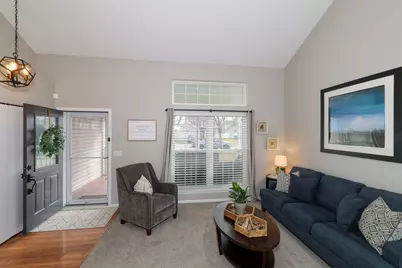 2953 Deerpath Court, Carpentersville, IL 60110 - Photo 8