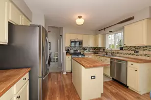 2953 Deerpath Ct, Carpentersville, IL 60110 - Photo 10