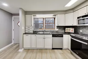 22 N Pistakee Lake Rd, Fox Lake, IL 60020 - Photo 4