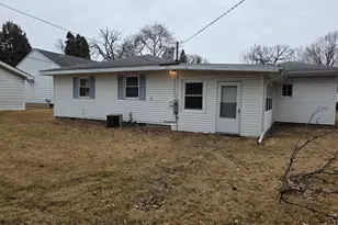 1804 Ave K, Sterling, IL 61081 - Photo 2