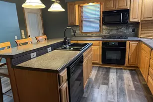 529 Christie St, Ottawa, IL 61350 - Photo 6